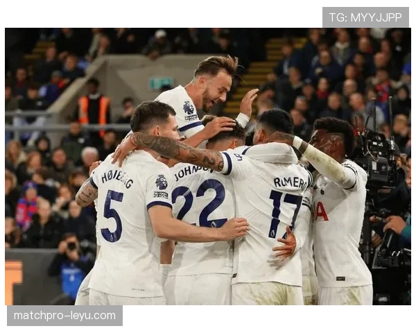 英超金靴争夺战进入白热化，明星前锋火力全开竞逐射手王荣耀