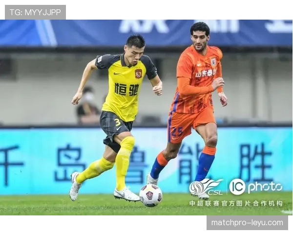 费莱尼宣布退役，山东泰山传奇中场辉煌生涯落幕