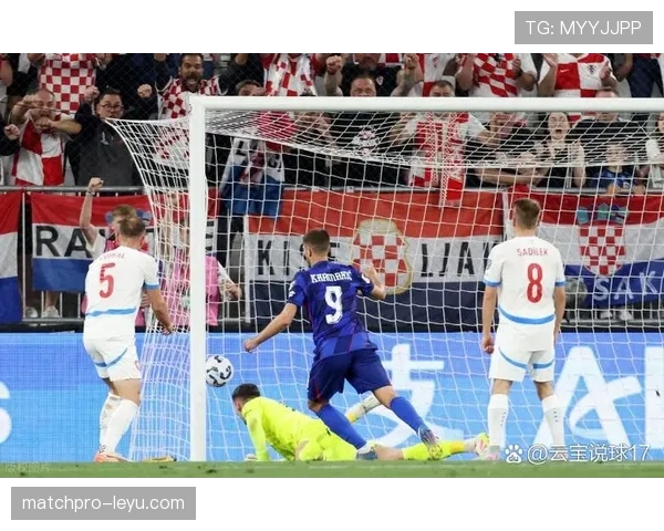 秘鲁队定位球战术焕然一新,新赛季表现抢眼引关注 秘鲁队定位球战术焕然一新,新赛季表现抢眼引关注