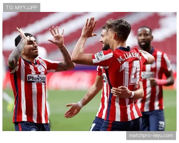 西甲绿条纹军团状态回暖，强势重返积分榜榜首引关注