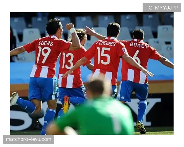 巴拉圭队控球稳健,世界杯征程信心高涨 巴拉圭队控球稳健,世界杯征程信心高涨