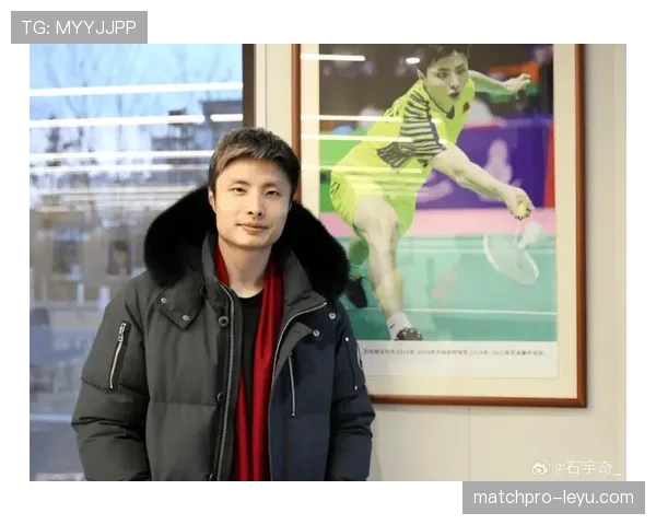 石宇奇穿得像来接外卖的，走进那栋豪宅我瞬间懵了